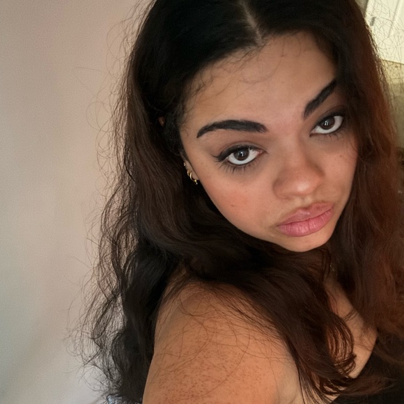 Meet the Posher Other - Meet your Posher, Kianna